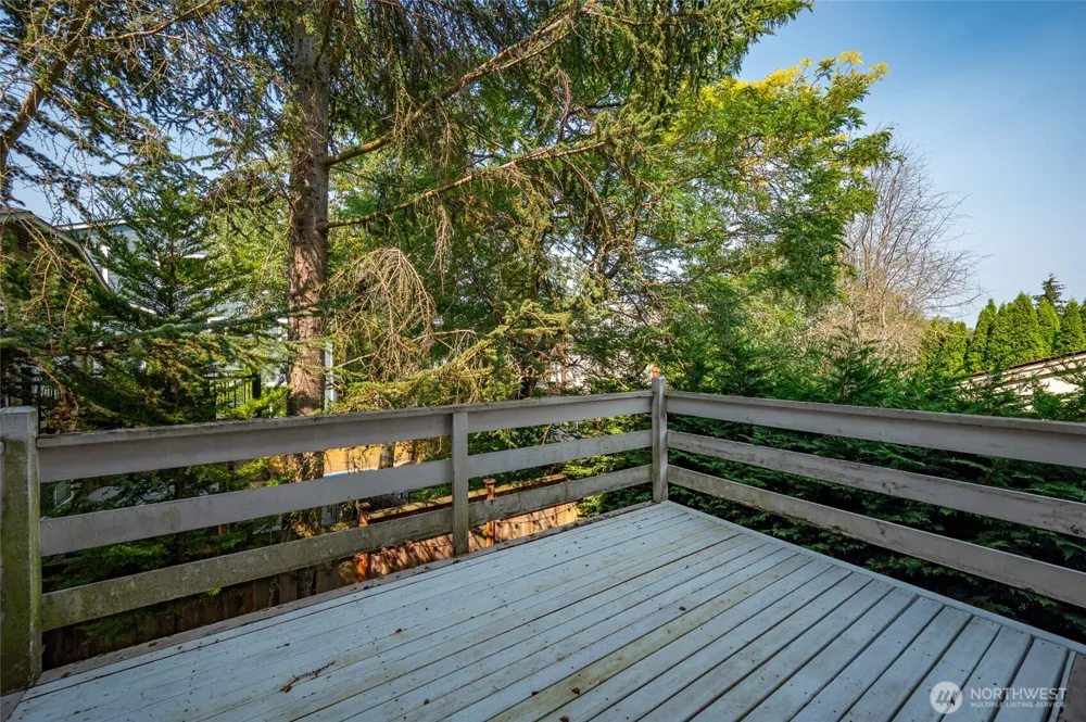 4407 30th Avenue W Seattle, WA 98199