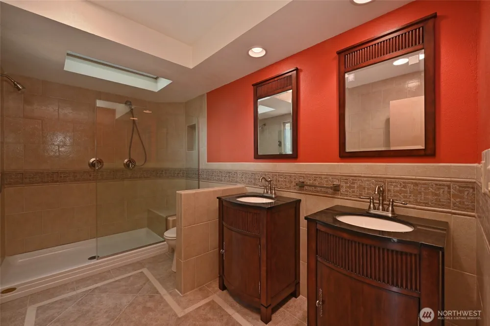 4407 30th Avenue W Seattle, WA 98199