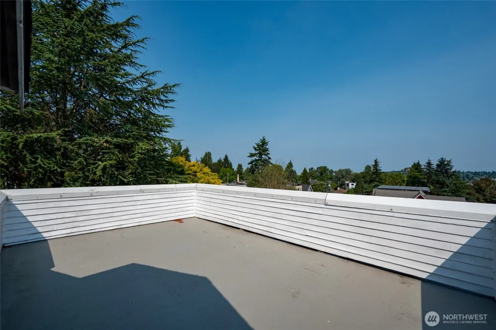 4407 30th Avenue W Seattle, WA 98199