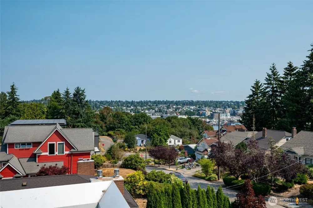 4407 30th Avenue W Seattle, WA 98199