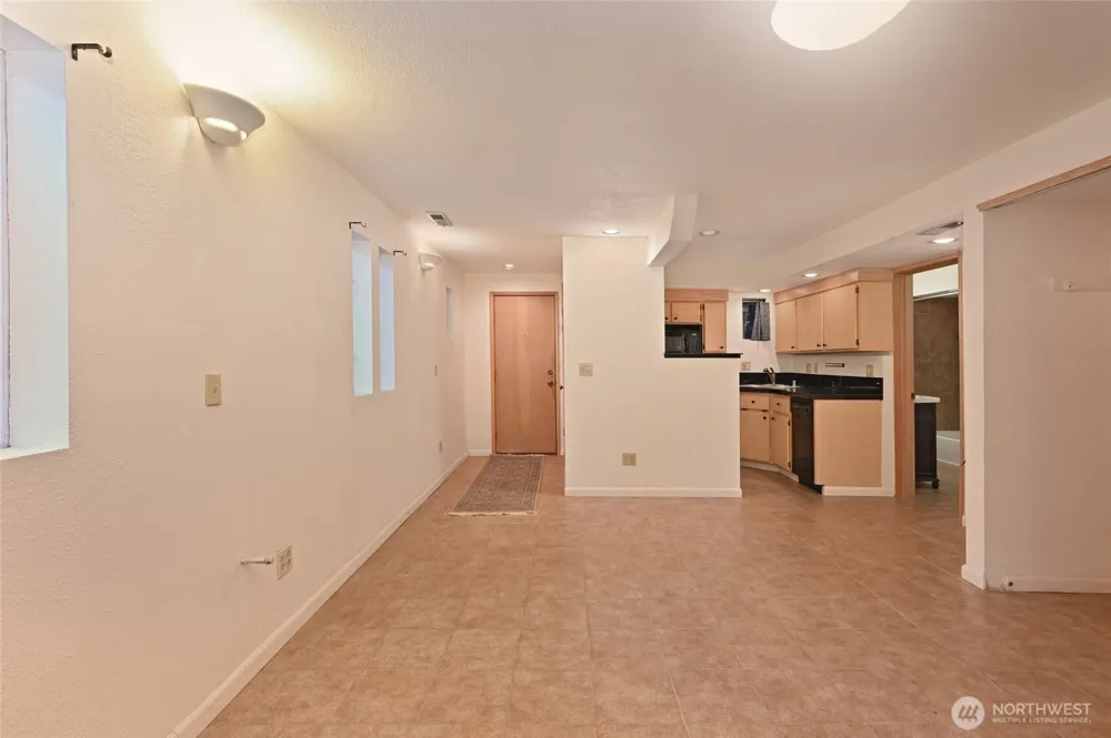 4407 30th Avenue W Seattle, WA 98199