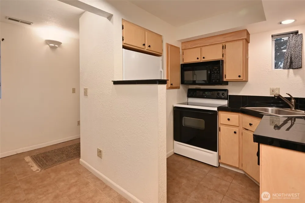 4407 30th Avenue W Seattle, WA 98199