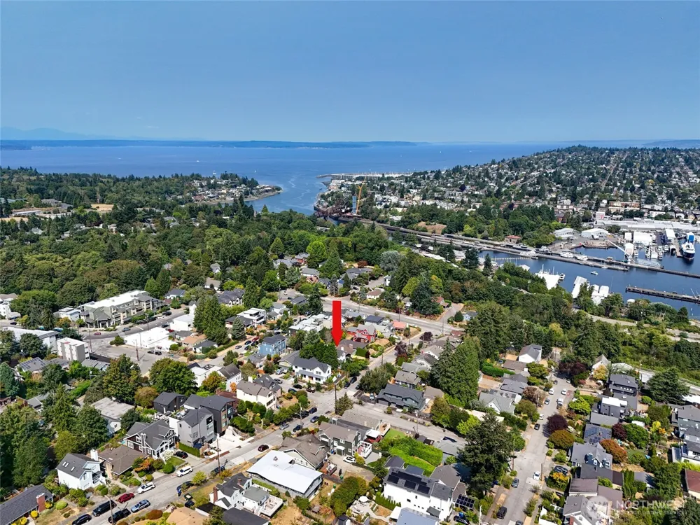 4407 30th Avenue W Seattle, WA 98199