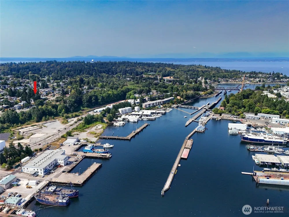 4407 30th Avenue W Seattle, WA 98199