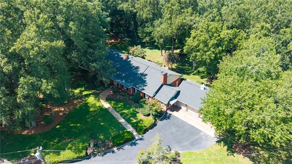 3036 Fairway Drive Burlington, NC 27215