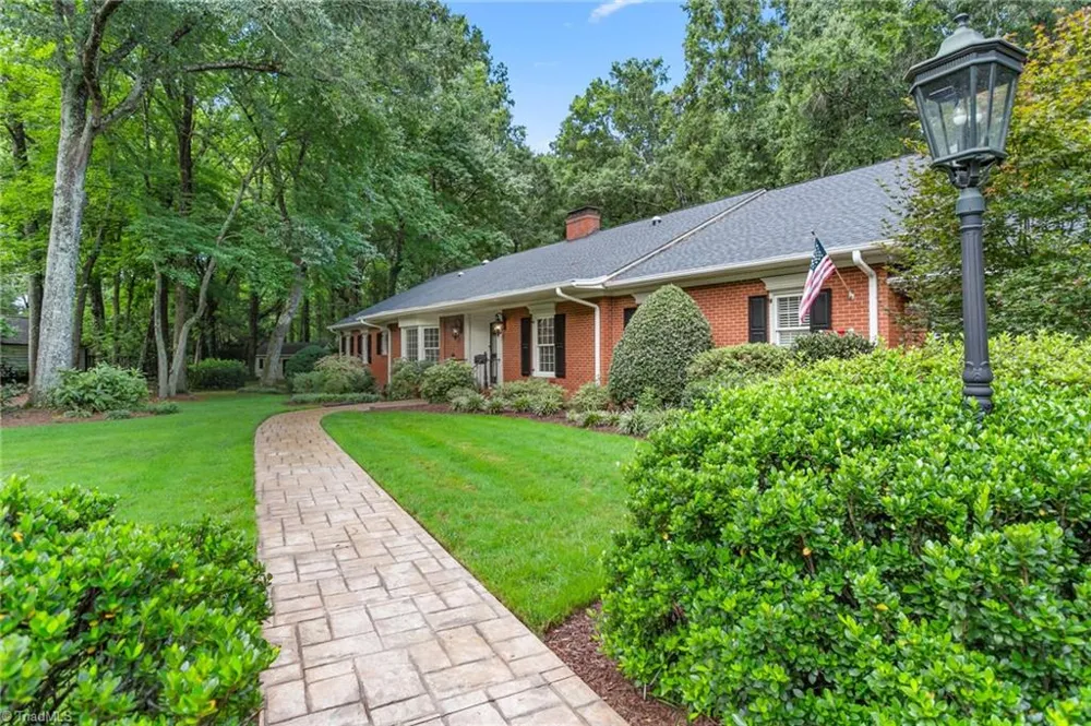 3036 Fairway Drive Burlington, NC 27215