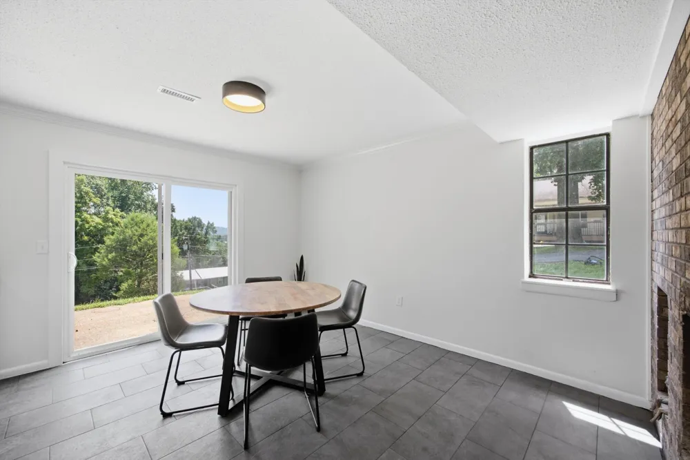 8804 Point South Lane Chattanooga, TN 37421