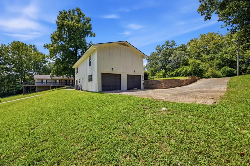 8804 Point South Lane Chattanooga, TN 37421