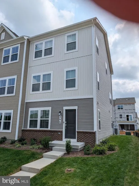 266 SWAN AVENUE