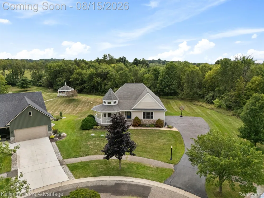 12793 Carolyn Way Springfield Charter Township, MI 48350