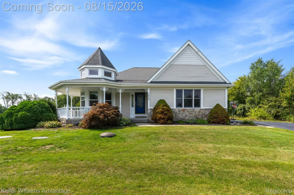 12793 Carolyn Way Springfield Charter Township, MI 48350