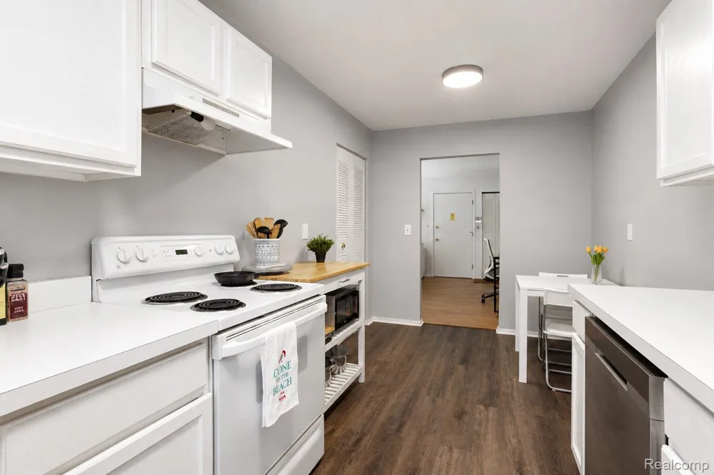 4009 Benjamin Avenue Royal Oak City, MI 48073