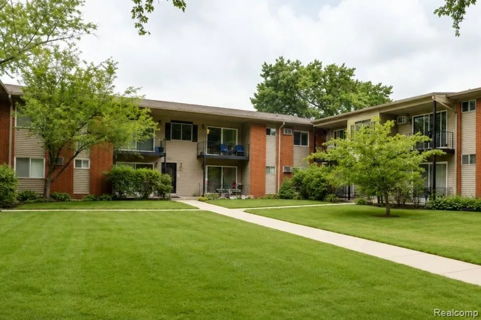 4009 Benjamin Avenue Royal Oak City, MI 48073