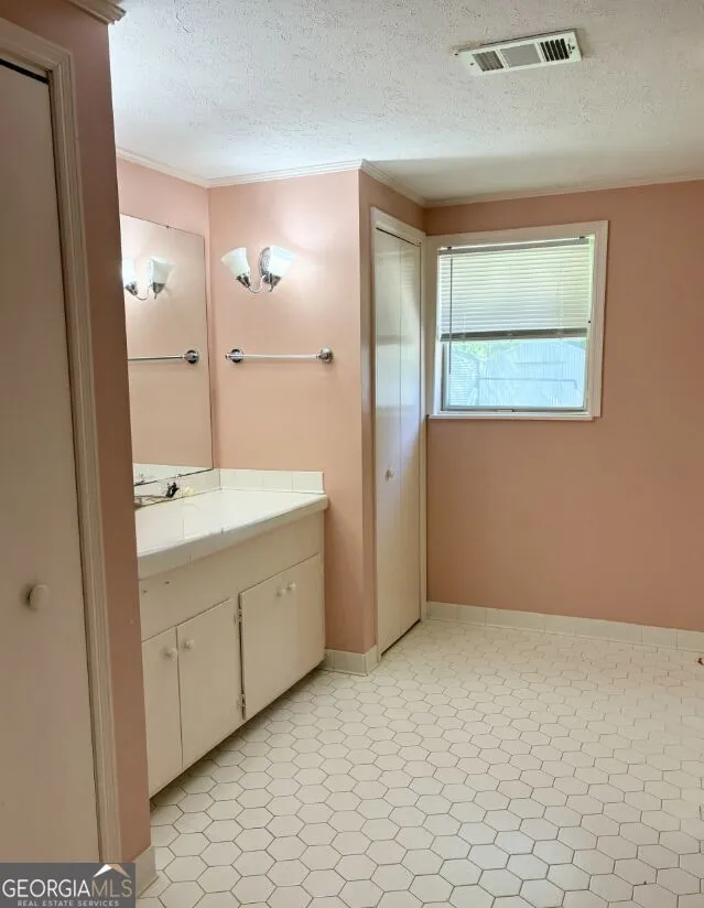 219 Anderson LN Sandersville, GA 31082
