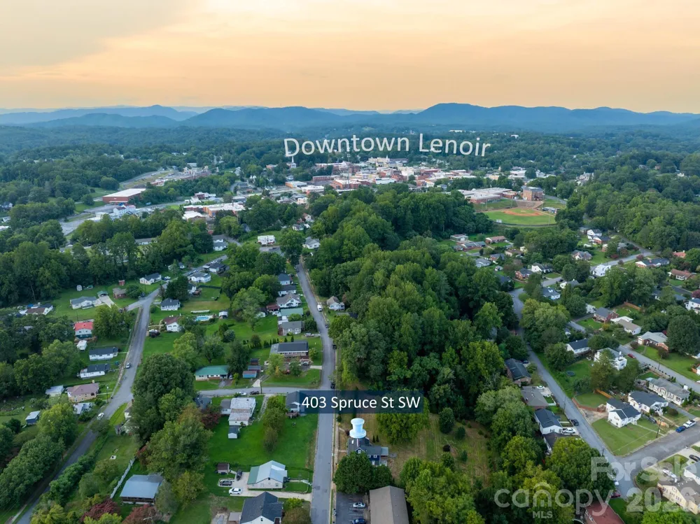 403 SW Spruce Street SW Lenoir, NC 28645