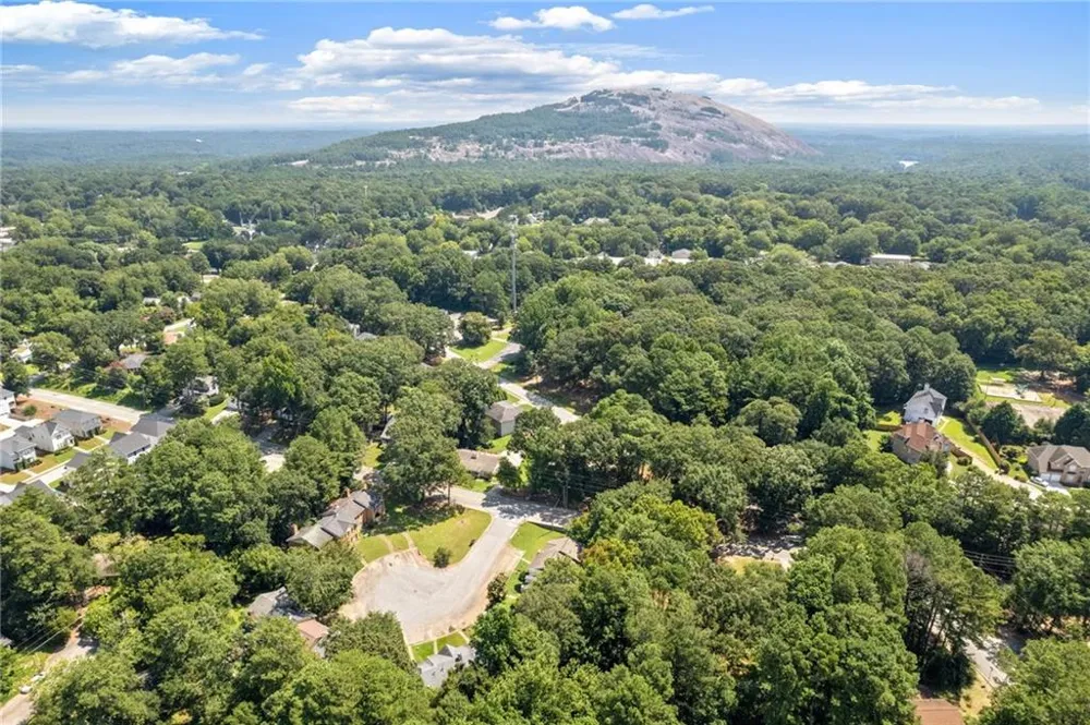 5278 Oakridge Drive Stone Mountain, GA 30083