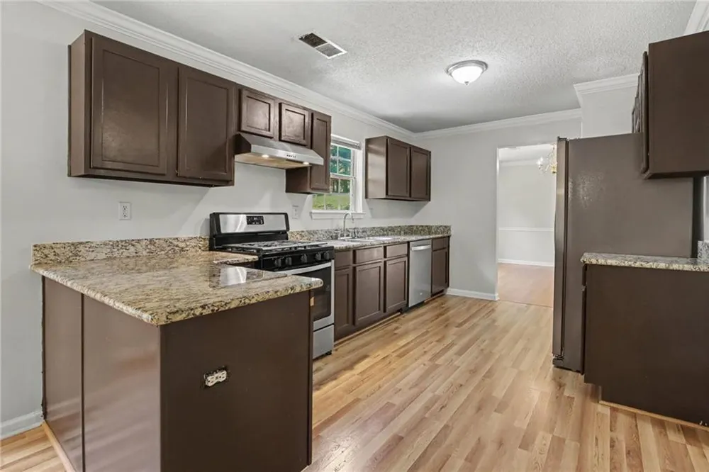 1930 Winding Crossing Trail Fairburn, GA 30213