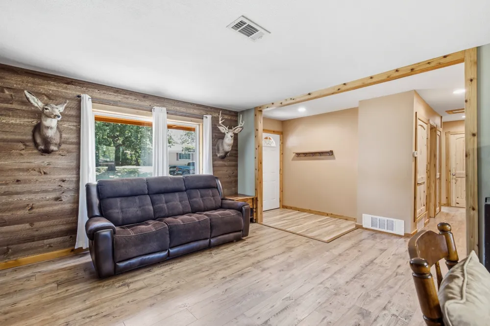 612 Oakwood Drive Euless, TX 76040