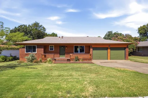 612 Oakwood Drive