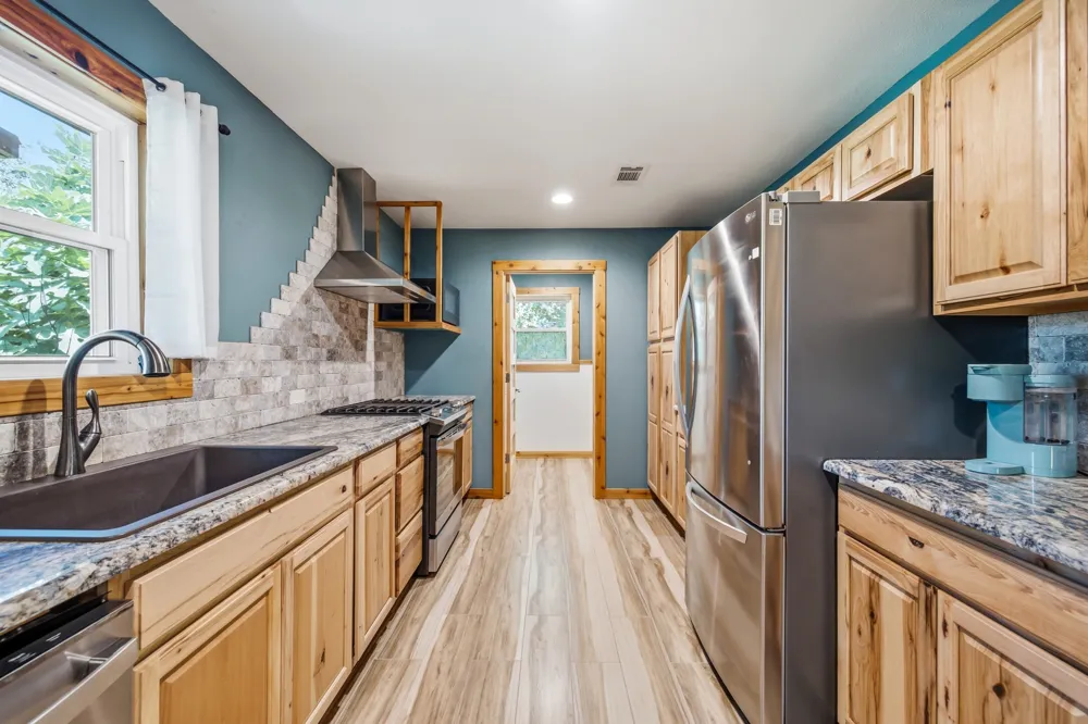 612 Oakwood Drive Euless, TX 76040