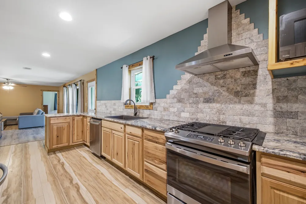 612 Oakwood Drive Euless, TX 76040