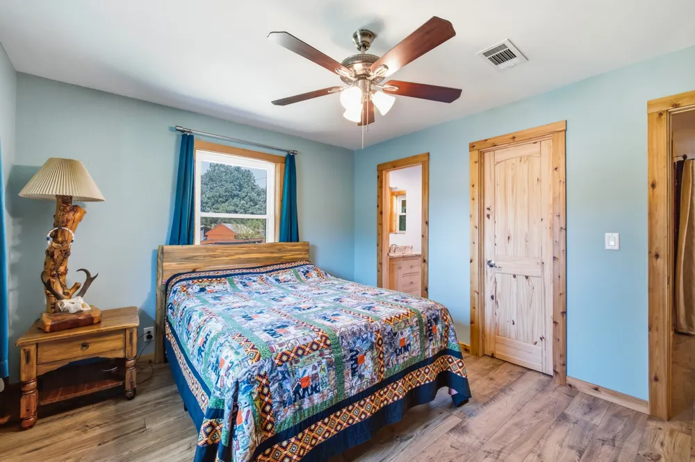 612 Oakwood Drive Euless, TX 76040