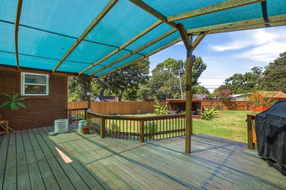 612 Oakwood Drive Euless, TX 76040