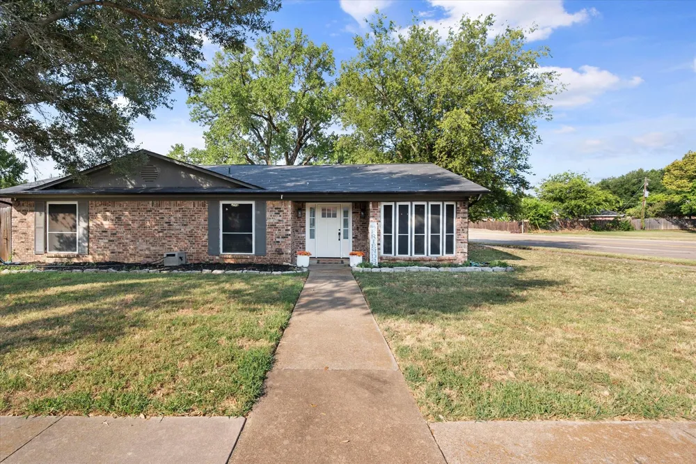 767 NW Ann Lois Lane Burleson, TX 76028