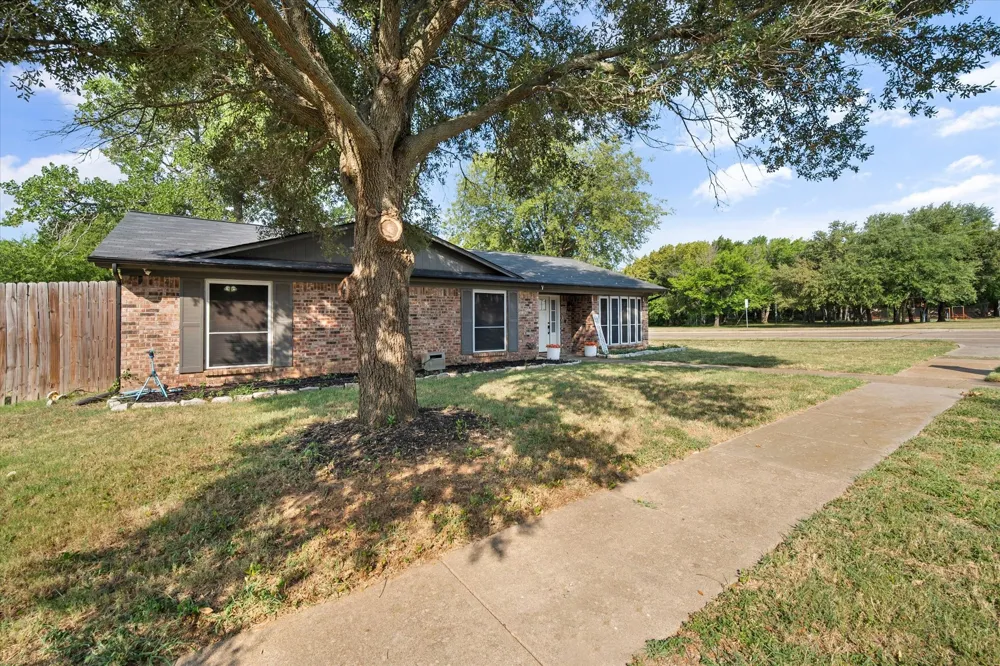 767 NW Ann Lois Lane Burleson, TX 76028