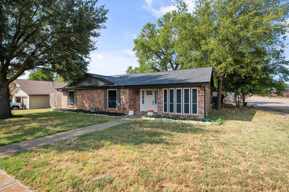 767 NW Ann Lois Lane Burleson, TX 76028