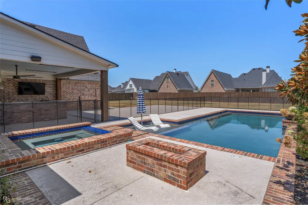 624 Silkwood Drive Benton, LA 71006