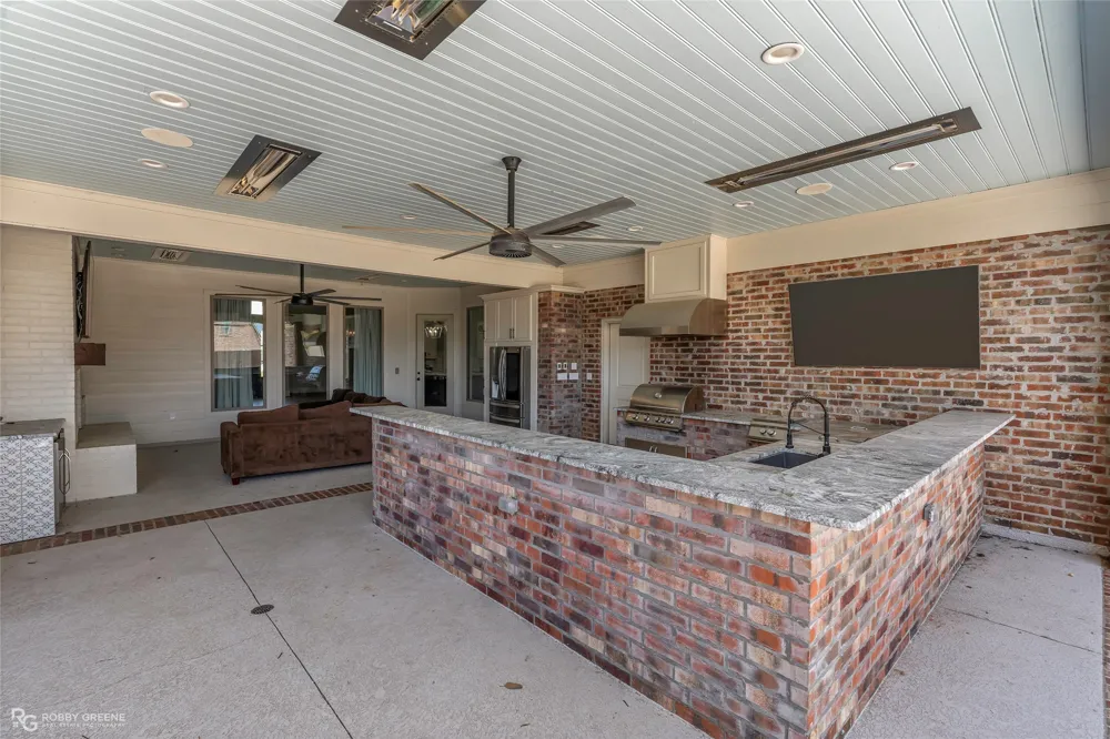 624 Silkwood Drive Benton, LA 71006