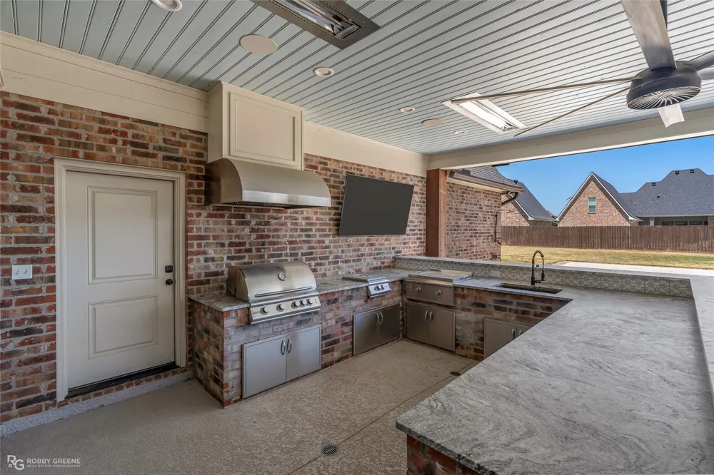 624 Silkwood Drive Benton, LA 71006