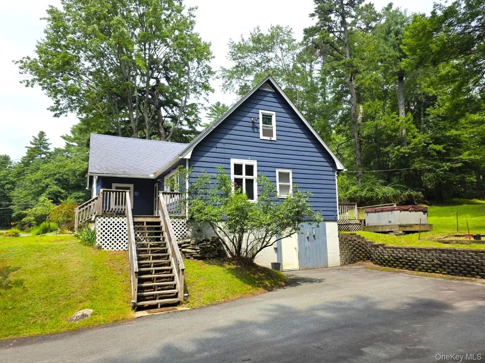 220 Mail Road Barryville, NY 12719