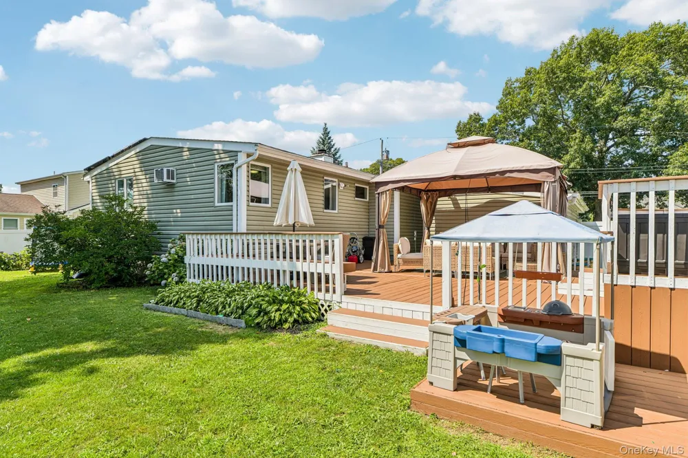 46 Beecher Avenue East Islip, NY 11730