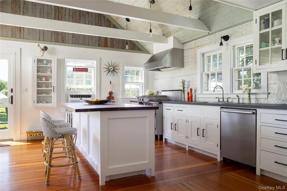2850 Main Bayview Road Southold, NY 11971
