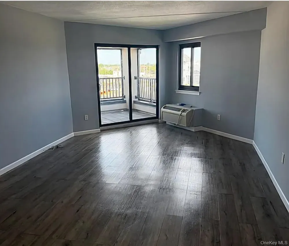 725 Miller Avenue #410 Freeport, NY 11520