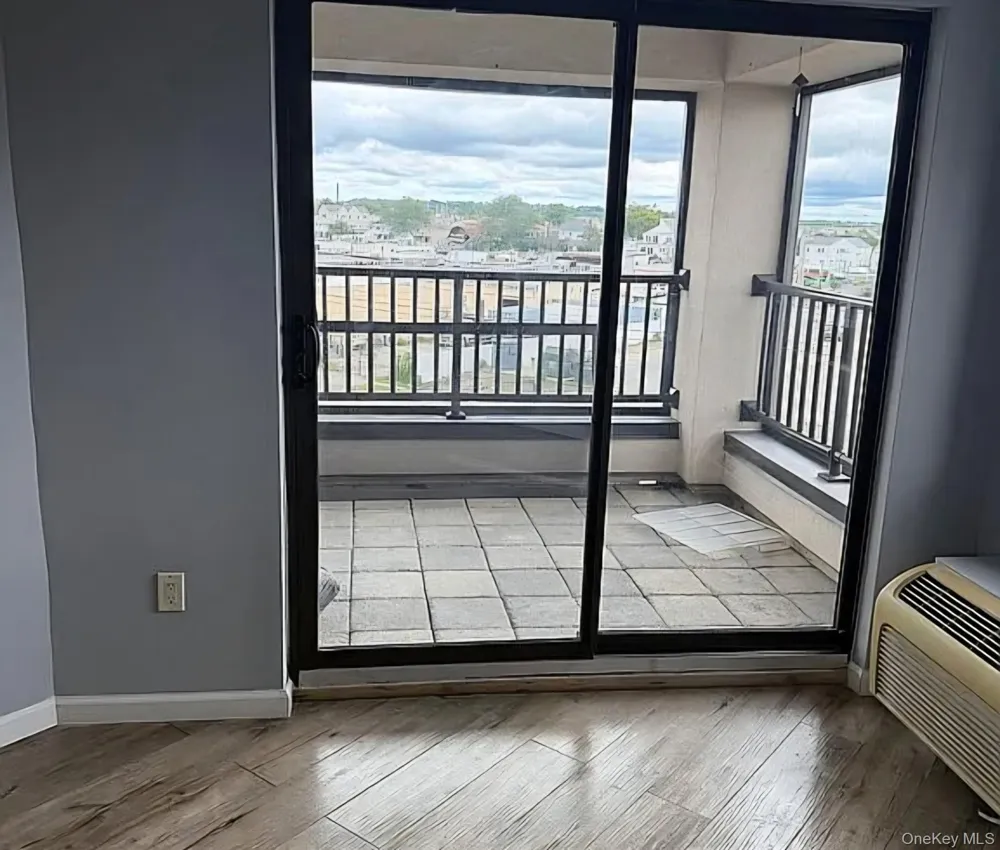 725 Miller Avenue #410 Freeport, NY 11520