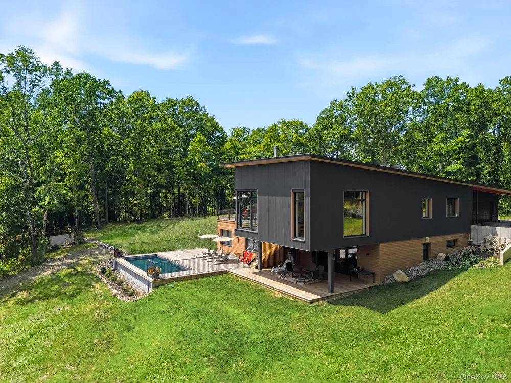 133 Old Bulls Head Road Clinton Corners, NY 12514