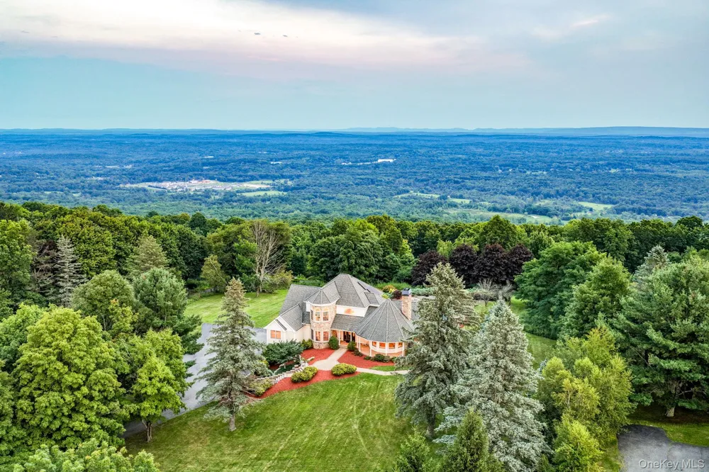 345 Mountain Road Bloomingburg, NY 12721