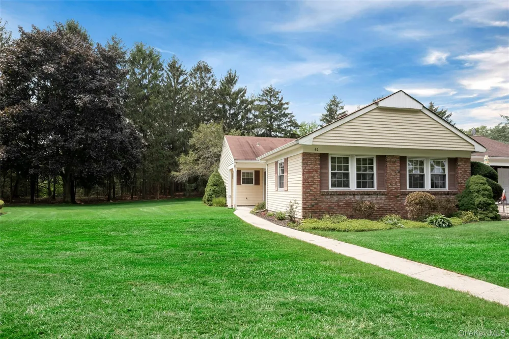 62 Hearthside Drive Mount Sinai, NY 11766