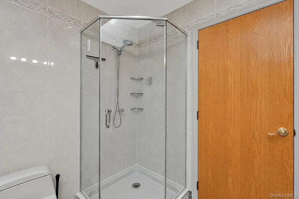 162-15 88th Street Howard Beach, NY 11414
