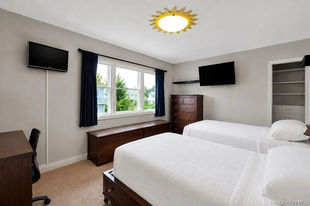 162-15 88th Street Howard Beach, NY 11414