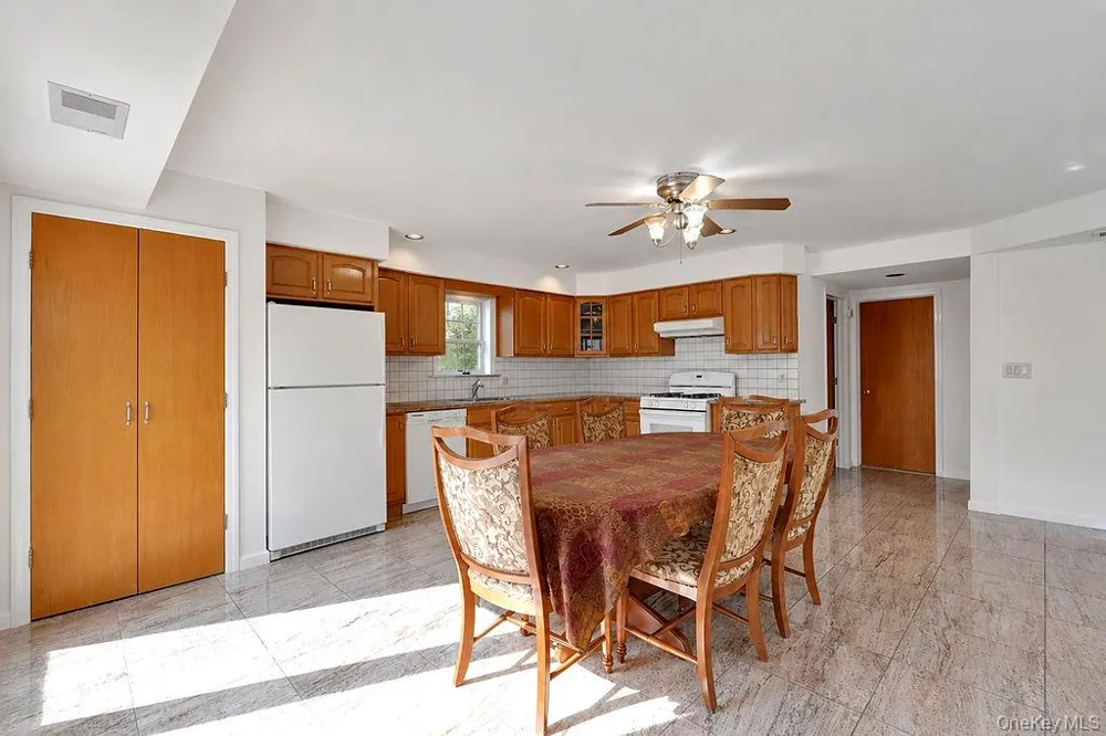 162-15 88th Street Howard Beach, NY 11414