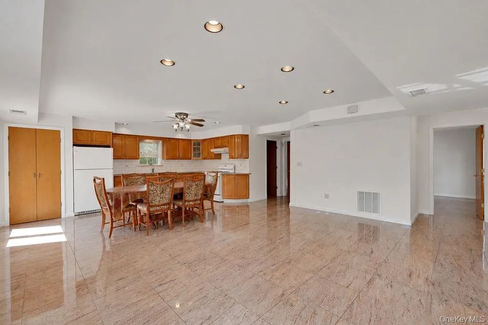 162-15 88th Street Howard Beach, NY 11414