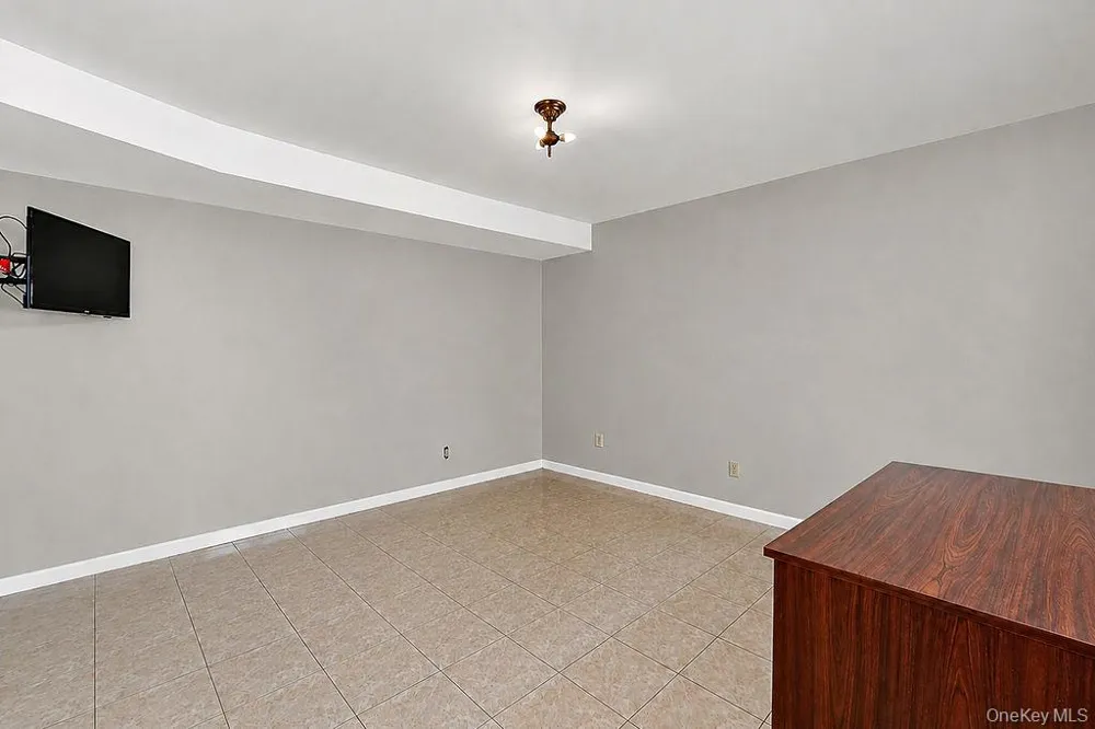 162-15 88th Street Howard Beach, NY 11414