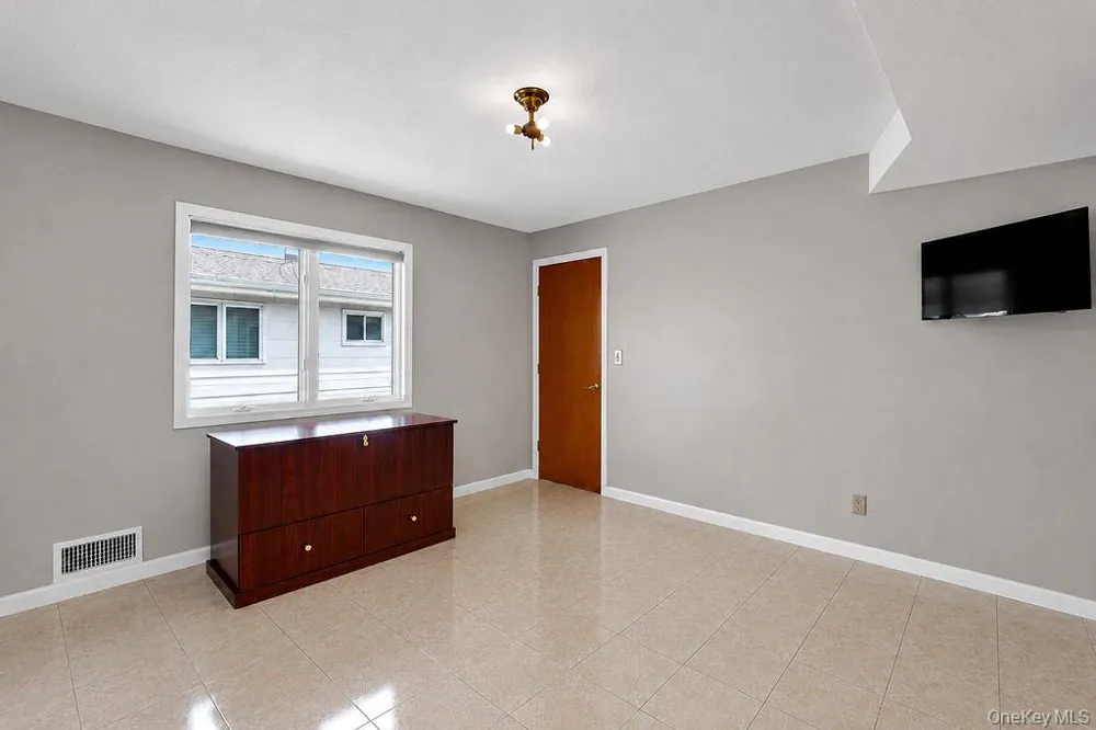 162-15 88th Street Howard Beach, NY 11414