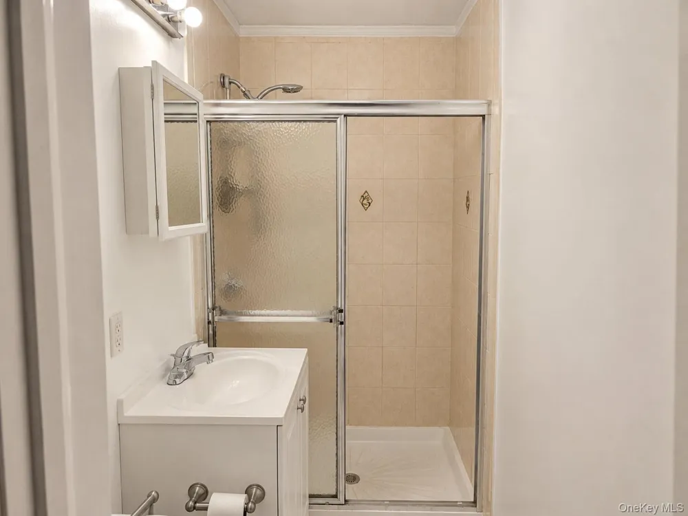 71-08 162 Street #1R Fresh Meadows, NY 11365