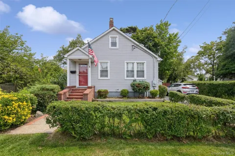 27 Litchfield Avenue