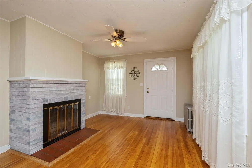 27 Litchfield Avenue Babylon, NY 11702